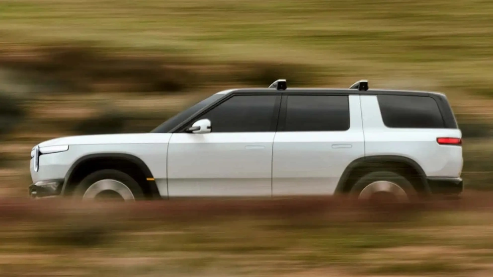 Rivian ber utvalgte R2-eiere unngå hurtiglading inntil teknisk sjekk er utført