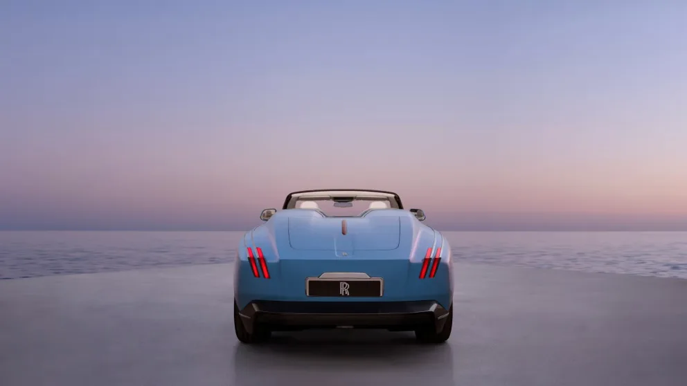 Rolls-Royce avduker sin første skreddersydde elbil: 100 eksemplarer, nesten 6 meter lang og rundt 100 millioner kroner