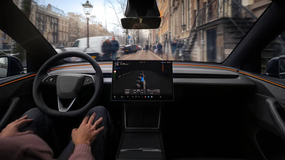 Danmark avviser at landet har uttrykt skepsis mot Tesla FSD – men prosessen forblir lukket