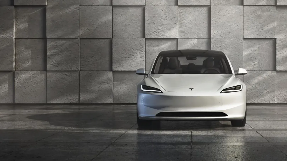Tesla lover FSD til HW3-biler i Europa — men uten dato og med kraftige forbehold
