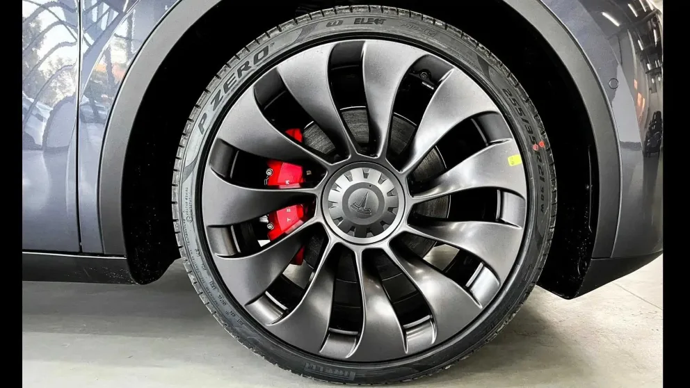 Tesla bytter frontbremseskiver på visse Model Y gratis – sjekk om din bil er berørt