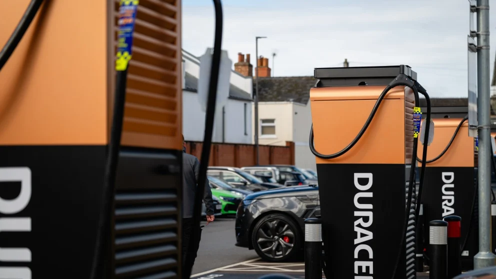 Duracell bygger hurtigladenett i Storbritannia – samarbeider med Driivz