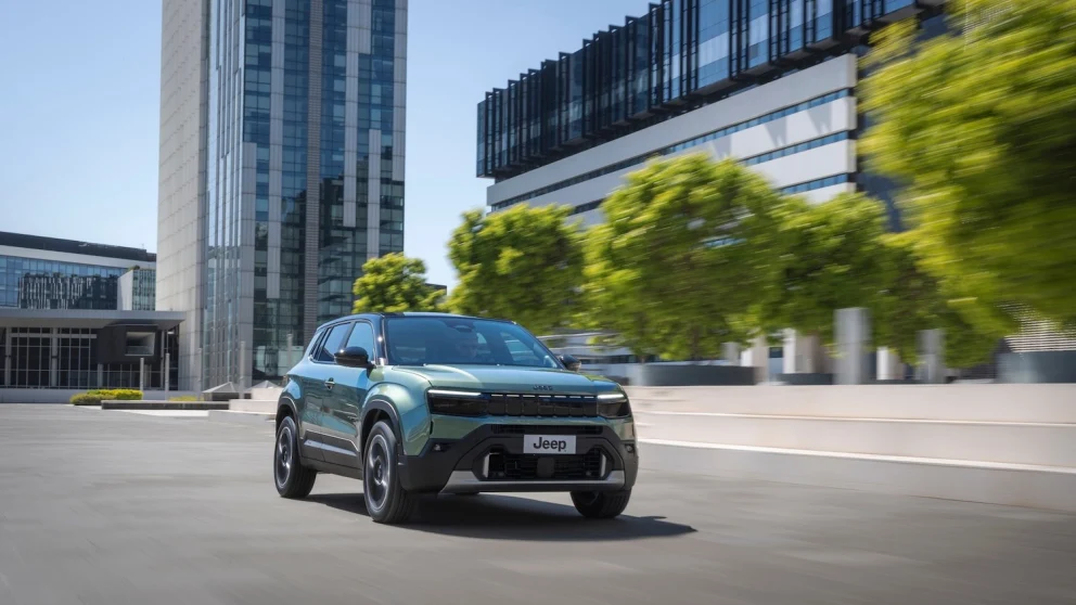 Jeep Avenger får lysende grill og bedre materialer
