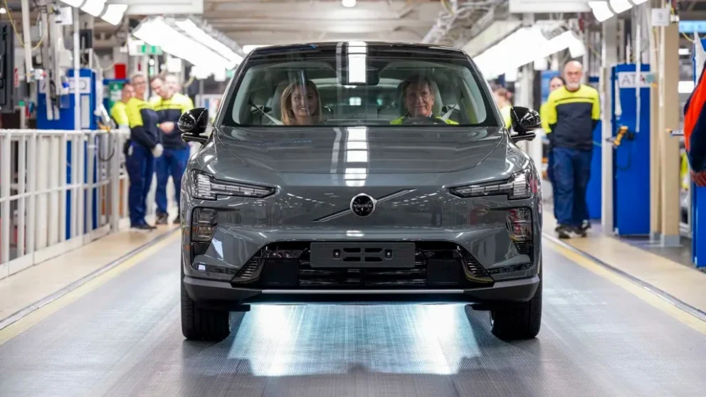 Volvo EX60 utsolgt for hele 2026 – stor interesse før bilen har nådd veiene