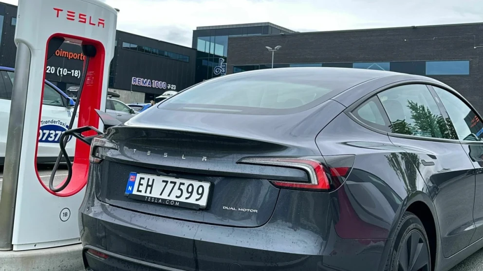 To av tre nye biler i Norden var elektriske i april