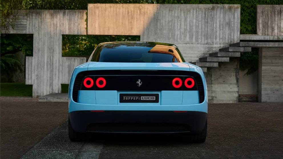 Ferraris første elbil lansert i Kina – prises lavere enn i Europa