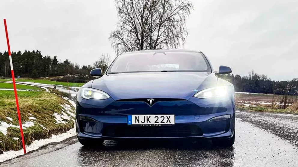 Norsk tingrett mener at Model S Plaid er feilbygd.. Kilde: carup.se