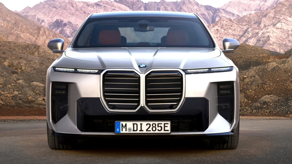 BMW iX7 er på vei: Spionbilder avslører det elektriske flaggskipet
