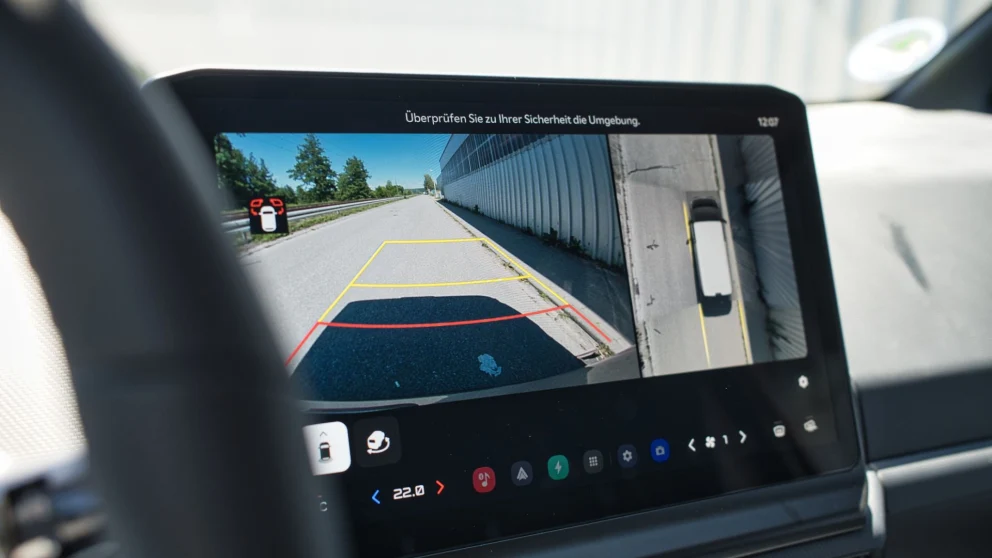 Krystallklart bilde, i enhver vinkel. Kilde: elektroauto-news.net
