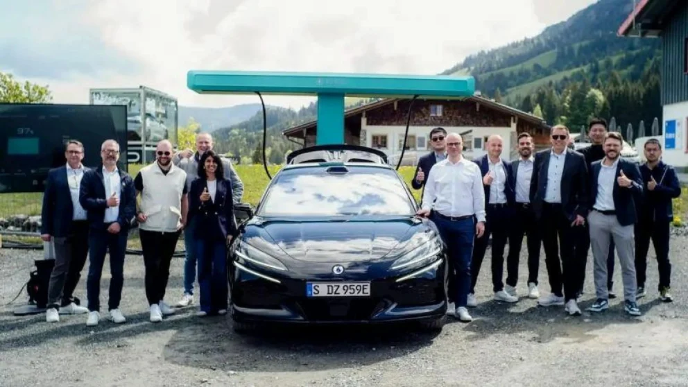 ÅPNING: Bildet er hentet fra åpningen av den første BYD-ladestasjonen i Tyskland, som åpnet i mai.
Foto: BYD