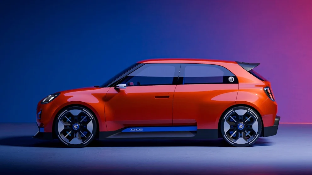 MG viser ny liten elbil på Goodwood – skal utfordre Renault 5 og Mini fra 2027