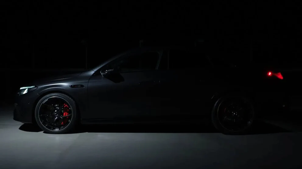 Mercedes-AMG teaser elektrisk CLA foran Goodwood-avsløring