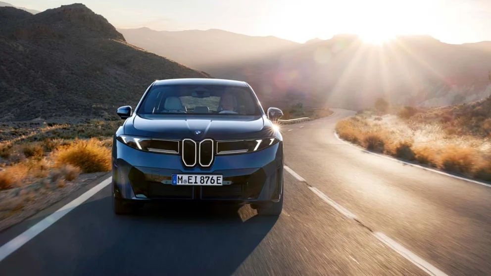 BMW selger flere elbiler i Europa – ny iX3 er trekkplasteret