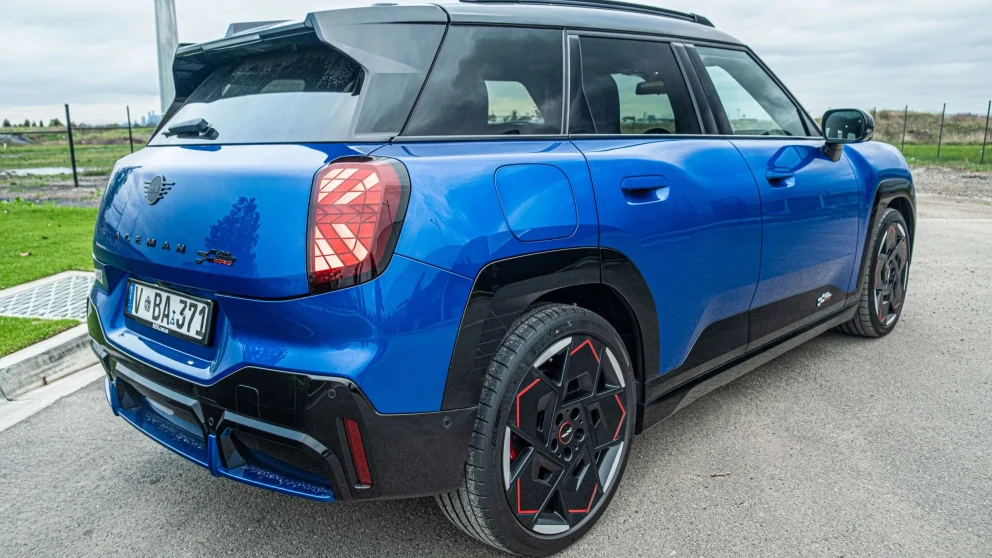 Mini Aceman JCW e testet: Rask og morsom – men hard fjæring og begrenset rekkevidde gir grunn til å tenke seg om