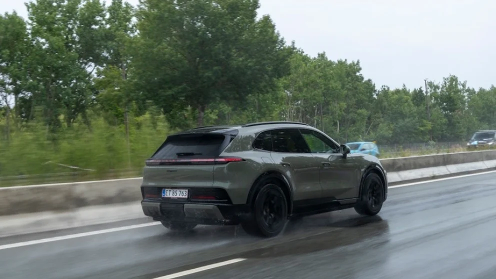 Porsche Cayenne Electric 4x4 firehjulsdrift Test Anmeldelse Vurdering Elbil Lading Rekkevidde SUV Garanti Priser Bil Magasinet. Kilde: bilmagasinet.dk
