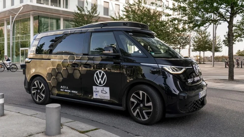 MOIA kjører passasjerer autonomt i Hamburg – ID. Buzz uten sjåfør er nå i drift