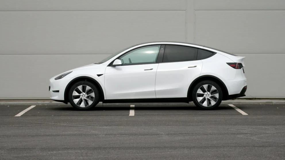 Tesla Model Y lader merkbart saktere etter 140 000 km — ADAC-test avdekker en oversett bieffekt