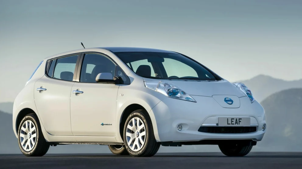 PIONER: Nissan Leaf satte en ny standard da den kom, og ble en virkelig pionér for elbilrevolusjonen.
         Foto: Nissan