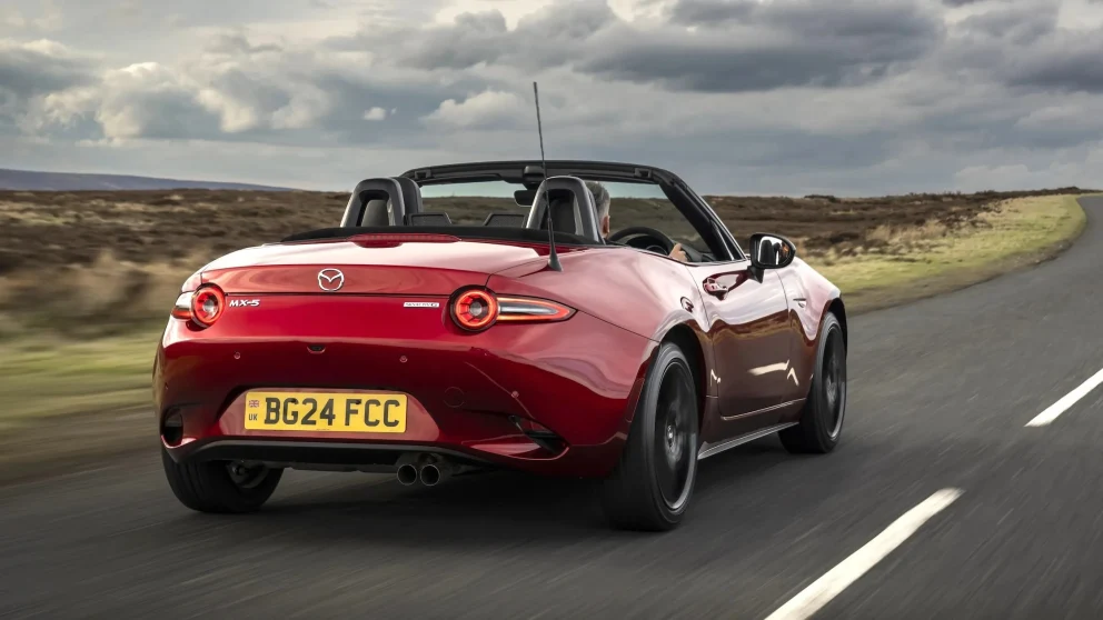 Mazda-sjefen bekrefter: Neste MX-5 utvikles med mulighet for elektrisk drift – og ingeniørene sloss for å holde vekten under 1 200 kg