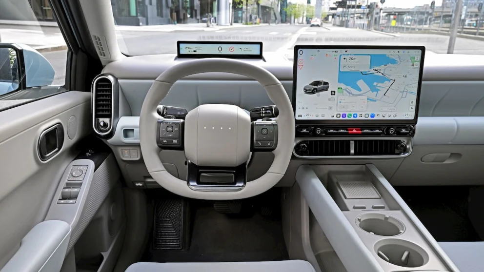 Hyundai IONIQ 3 interiør med Pleos Connect infotainmentsystem (Kilde: Hyundai)