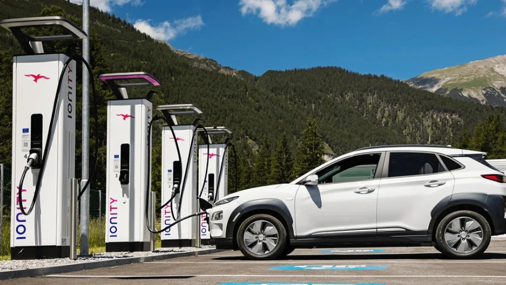 Hyundai utvider ladetjenesten sin i Europa – gir nye kunder én måned gratis på IONITY