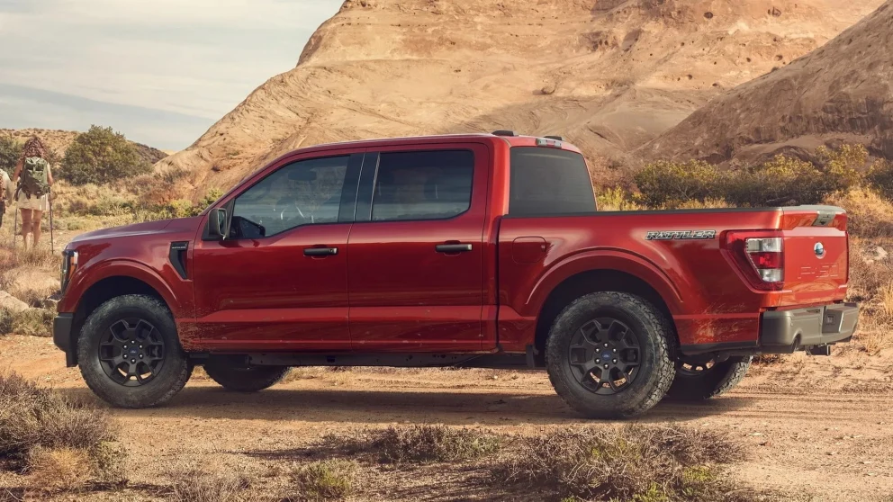 Ford tilbakekaller 86 000 Mustang Mach-E: limet på karosserilister kan svikte