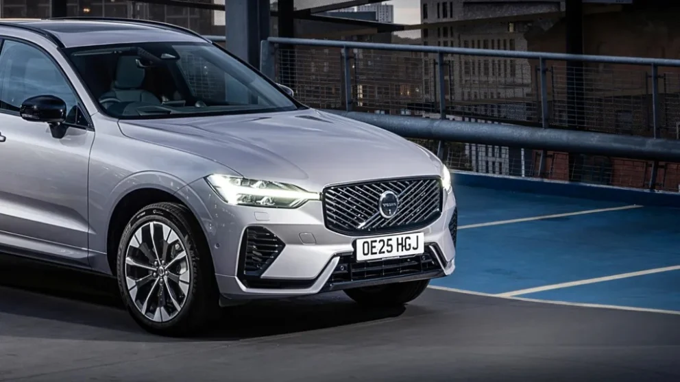 Volvo XC60 har vært Sveriges mest solgte bilmodell, men nå tyder mye på at ladehybridene er på vei ut hos firmabilkjøperne.. Kilde: carup.se