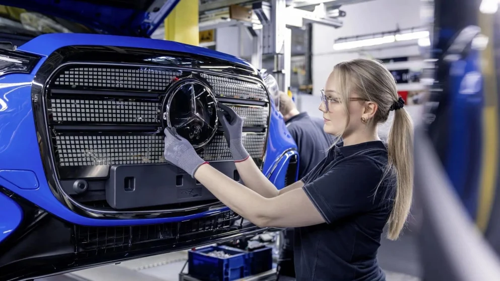 Regn i Marokko og forsinkede batterier fra Ungarn stopper produksjonen av den elektriske Mercedes GLC