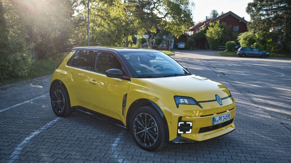 Renault 5 viser plutselig høyere rekkevidde i konfiguratoren — uten offisiell forklaring