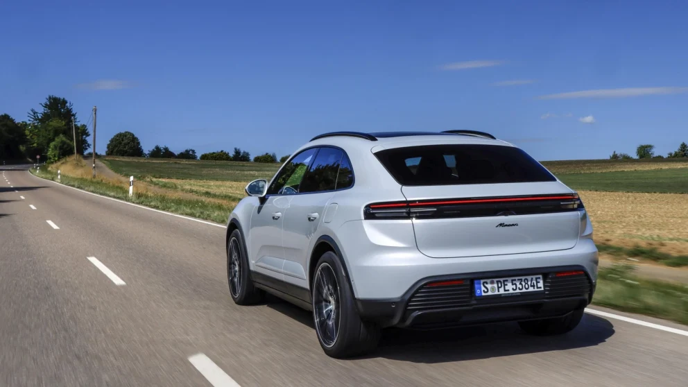 Porsche Macan Electric får 22 kW-lader i Europa for 2027