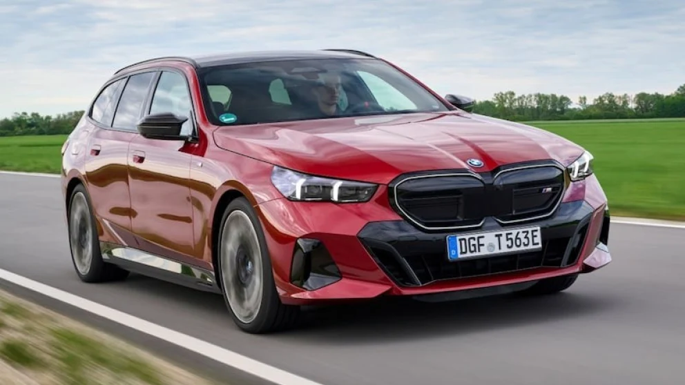 BMW passerer to millioner elbiler langt raskere enn første million