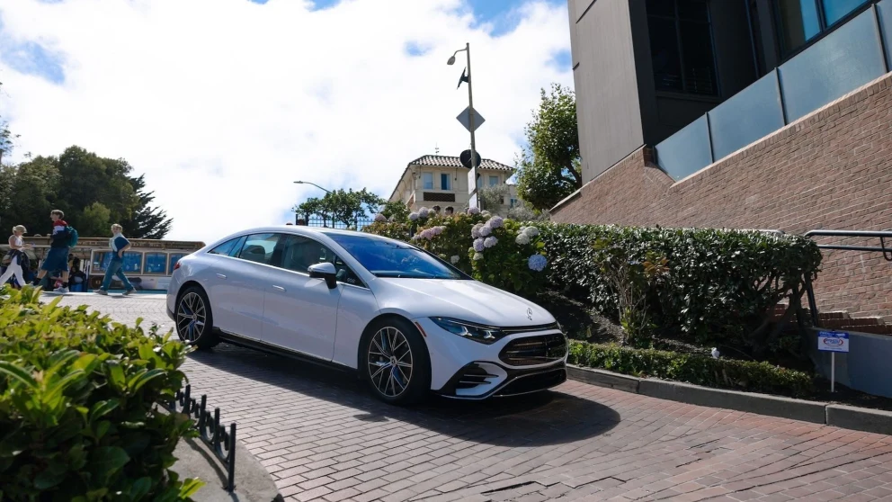 Mercedes EQS får 800-volt, større batteri og steer-by-wire