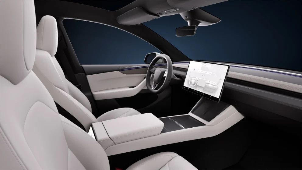 Tesla oppdaterer Model 3 og Model Y: mer rekkevidde og nytt interiør