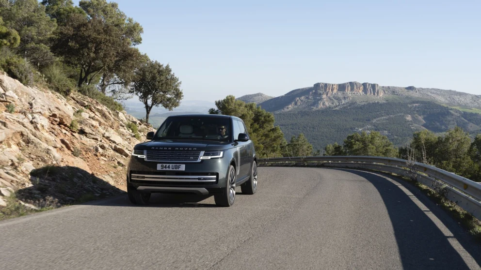 Range Rover | Ser bra ut i full fart. Kilde: elektroauto-news.net