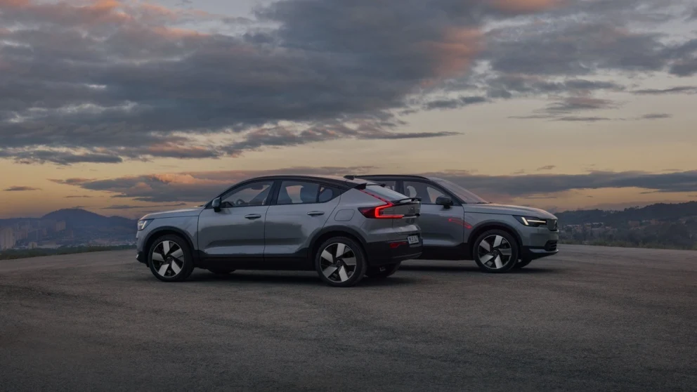 Volvo avduker EX40- og EC40-faceliften: ny front, 11,2-tommers skjerm og oppgradert sikkerhetsteknologi