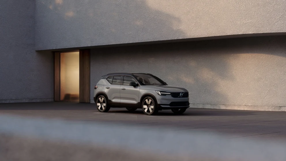 Volvo avduker EX40- og EC40-faceliften: ny front, 11,2-tommers skjerm og oppgradert sikkerhetsteknologi