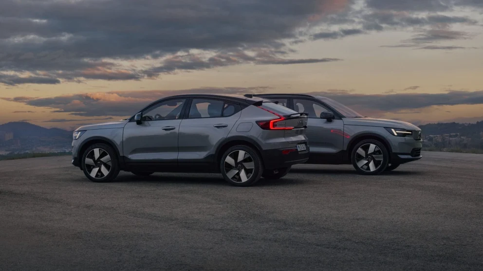 Volvo avduker EX40- og EC40-faceliften: ny front, 11,2-tommers skjerm og oppgradert sikkerhetsteknologi