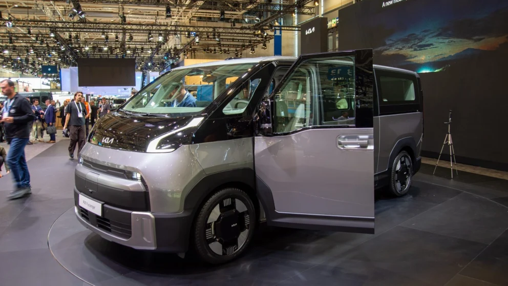 Kia PV7 kommer også som minibuss for opptil 9 personer.. Kilde: elbilen.se