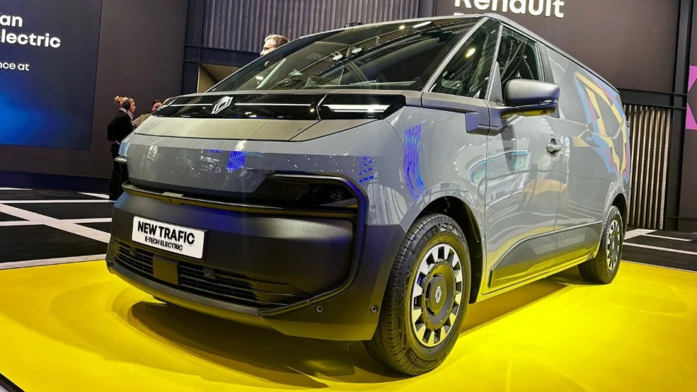 Renault viser elektrisk Trafic med 800-voltsystem og 470 km rekkevidde