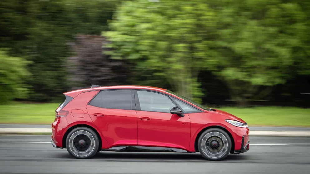 VW ID.3 GTI med 240 kW og bakhjulsdrift er offisielt lansert
