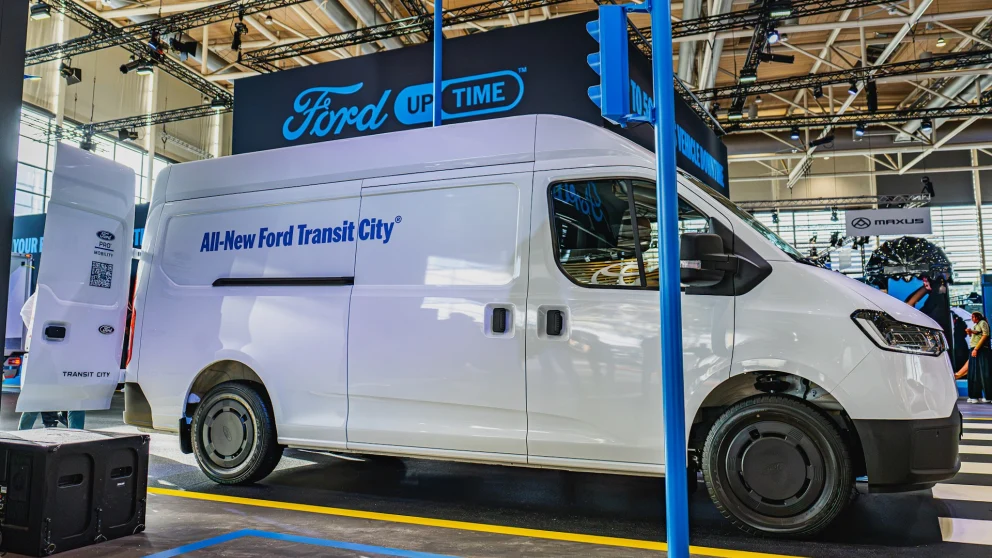 Ford viser E-Transit med 432 km rekkevidde på IAA Transportation