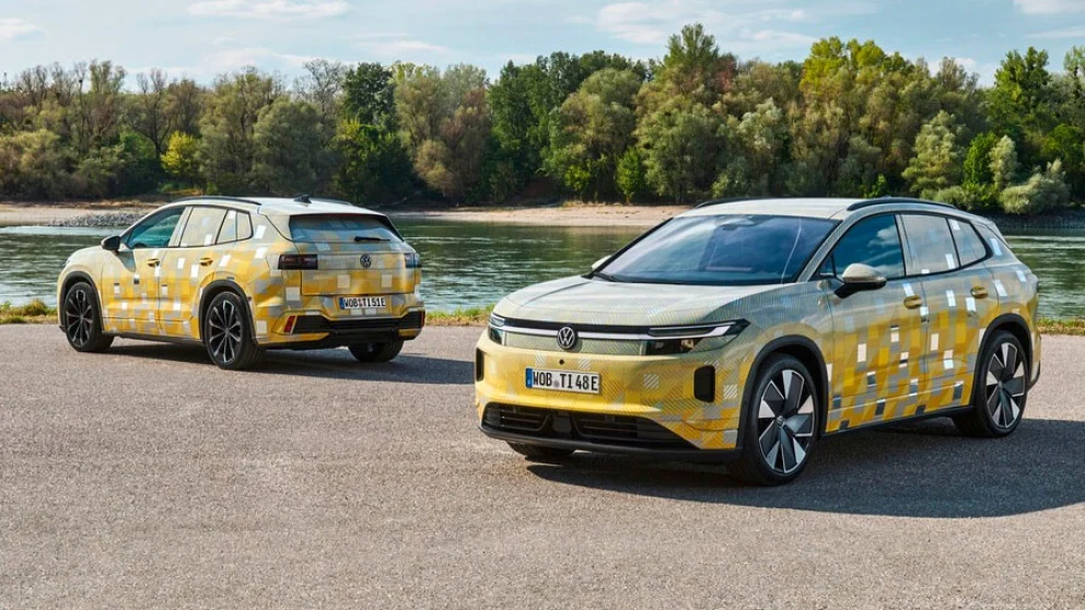 VW ID.4 får en ansiktsløftning og blir til ID Tiguan. Kamuflasjefolien fjernes i begynnelsen av oktober.. Kilde: hvilkenbil.dk
