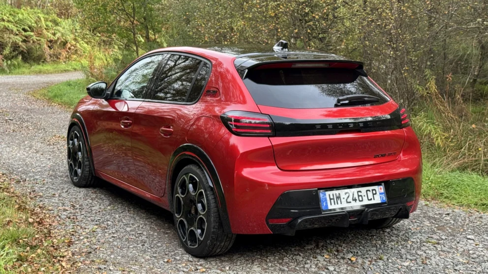 Peugeot e-208 GTi prises til 44.900 euro – 5.000 mer enn Opel-søsteren