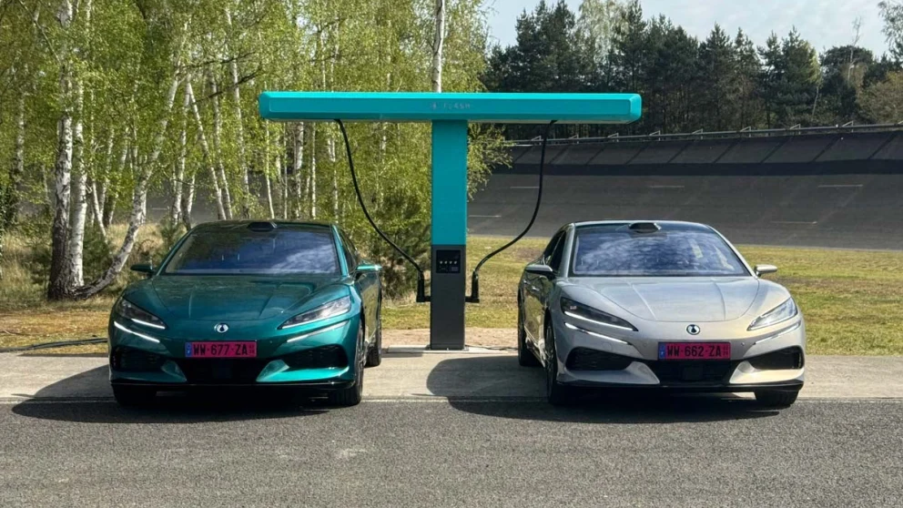 Tidligere i år demonstrerte BYD Flash Charging i Paris.. Kilde: alltomelbil.se