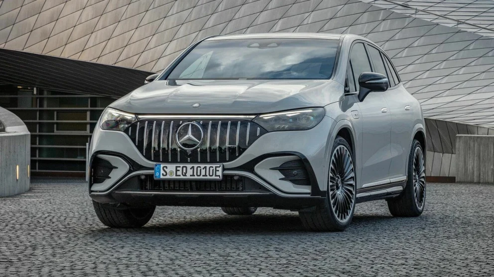 UNDER MILLIONEN: I Norge startet prisene på 864.000 kroner for EQE 350 4MATIC tilbake i 2023. Dette er toppmodellen fra AMG.
Foto: Mercedes