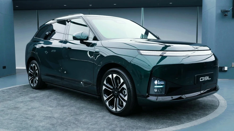 STOR SUV: Xpeng G9L er den største SUV-en fra Xpeng så langt. De første kundebilene kommer til Norge allerede før jul.
Foto: Broom
