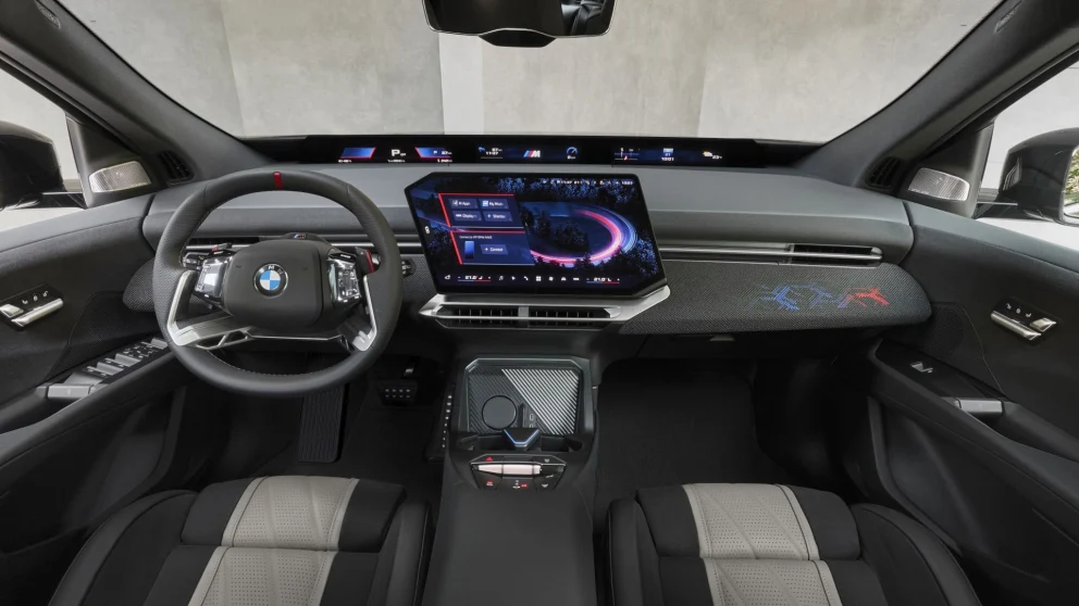 BMW iX3 M60 får vårstart og toppspesifikasjoner