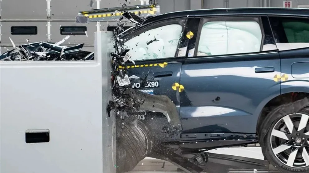 Volvo EX90 får IIHS toppkarakter for 2026