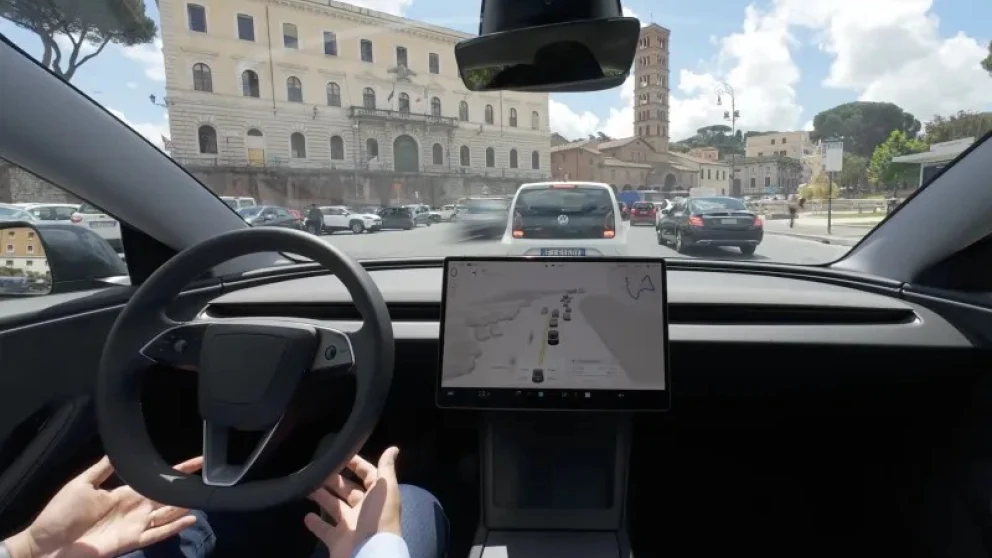 Italia støtter Tesla i EU-kamp om FSD-godkjenning