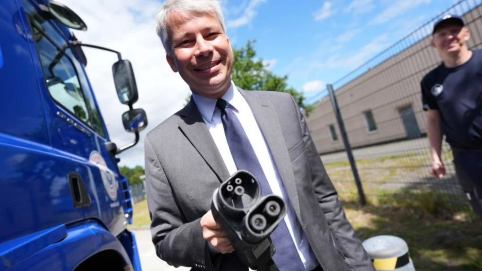 Tysk minister vil presse fram Tesla FSD i EU — og åpner for å gå alene